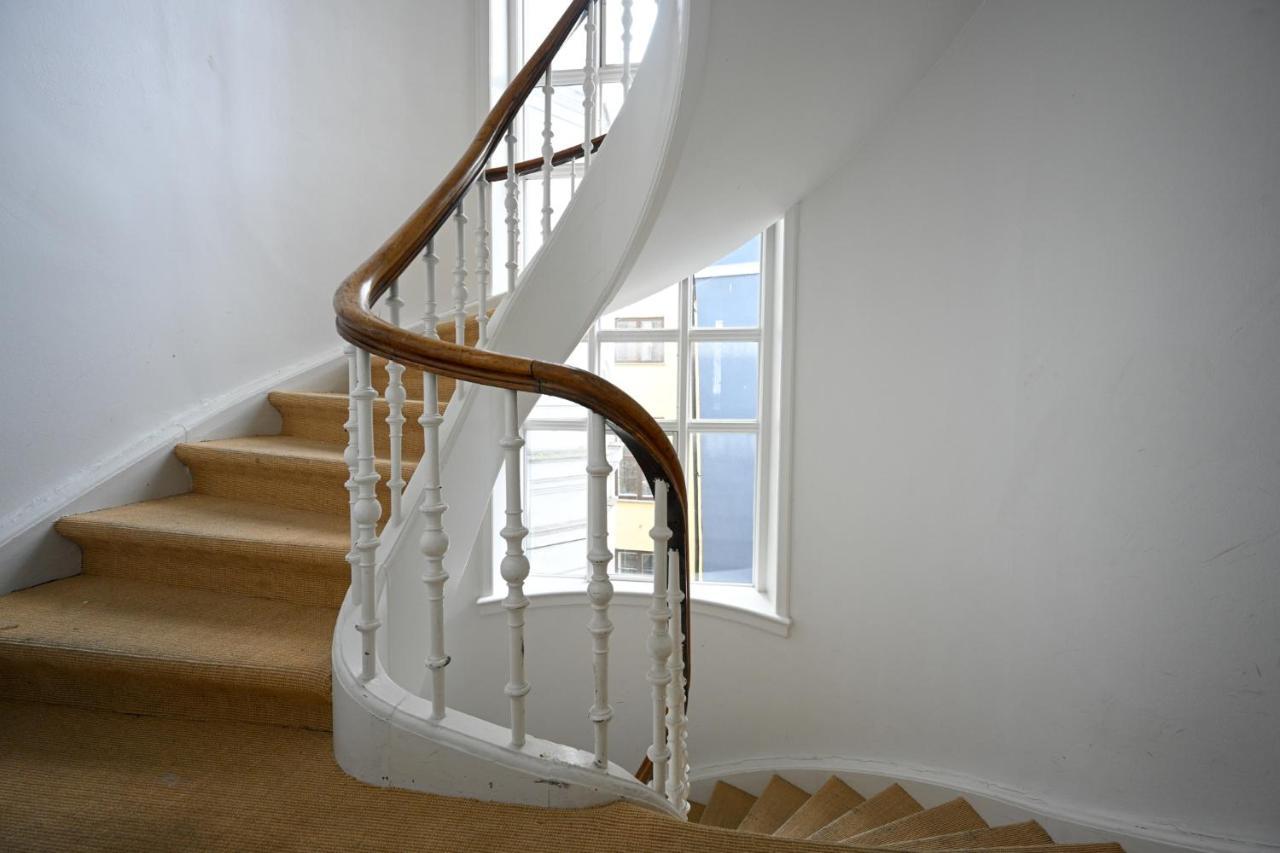Sanders Merchant - Lovely Two-bedroom In Center Of Appartement *